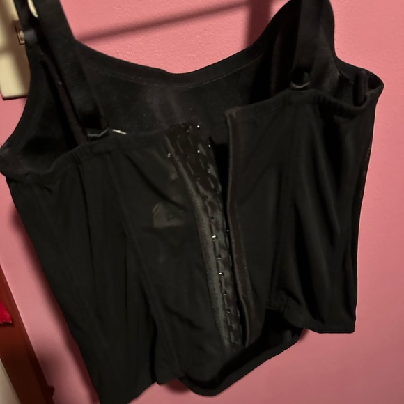 Black polka dot corset with adjustable straps and pink ribbon, size 14/16 - Picture 2 of 6